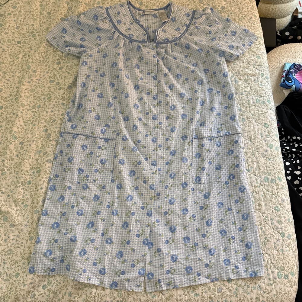 Vintage Bed Jacket GETTING DONATED